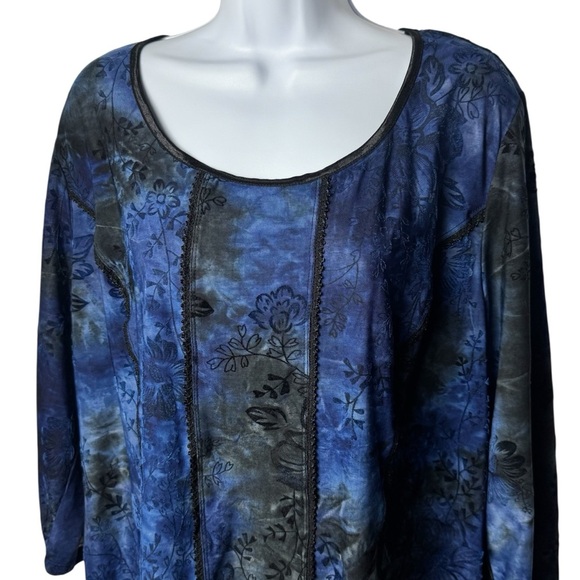 Y2K Black and Blue Textured Floral Whimsical Whimsigoth Fairy Blouse Size XL - Picture 3 of 9